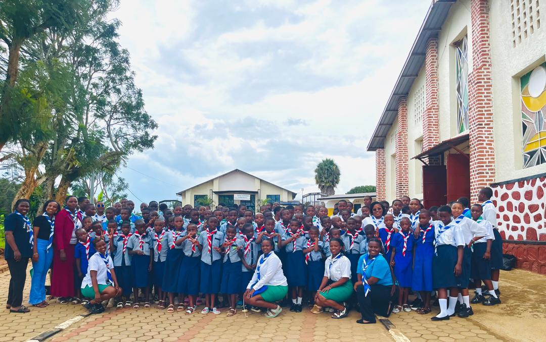 guidesrwanda's tweet photo. A day of commitment and sisterhood!
In Ngororero District, 101 Girl Guides from C.S Muramba A, G.S Muramba B, and CIC Muramba took their promises today during as part of #GuidingWeek. they took their promises to serve and lead. @wagggsworld #worldthinkingday #ourfriendship https://t.co/pbxp2zW9zB