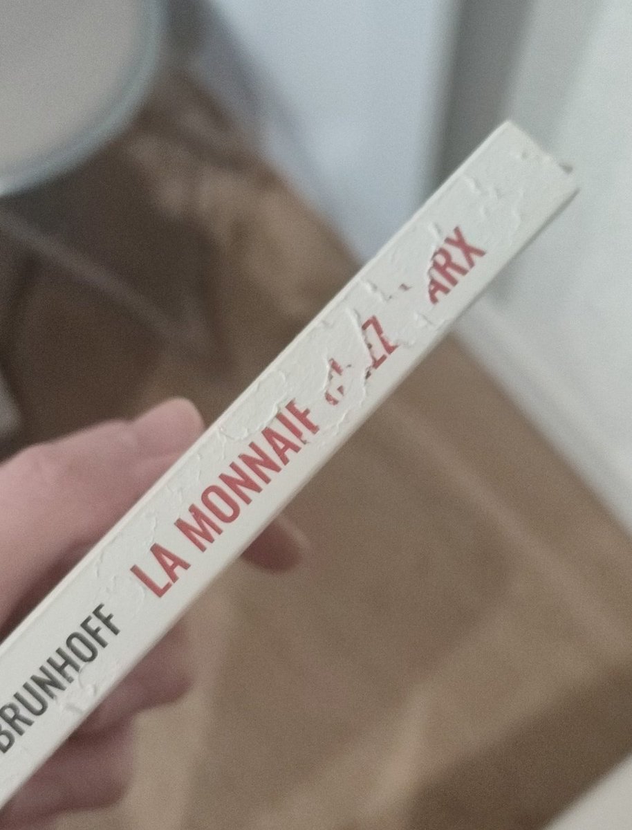 Donc la les limaces qui envahissent mon appart mangent les couvertures de mes livres ?????