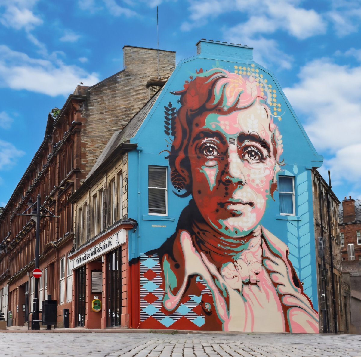 NoelPat12290784's tweet image. Superb job by Frank in Dunedin. I also really like the mural by Michael Corr which faces our Kirk in Kilmarnock #FirstEdition #TheGreatMcKinlay