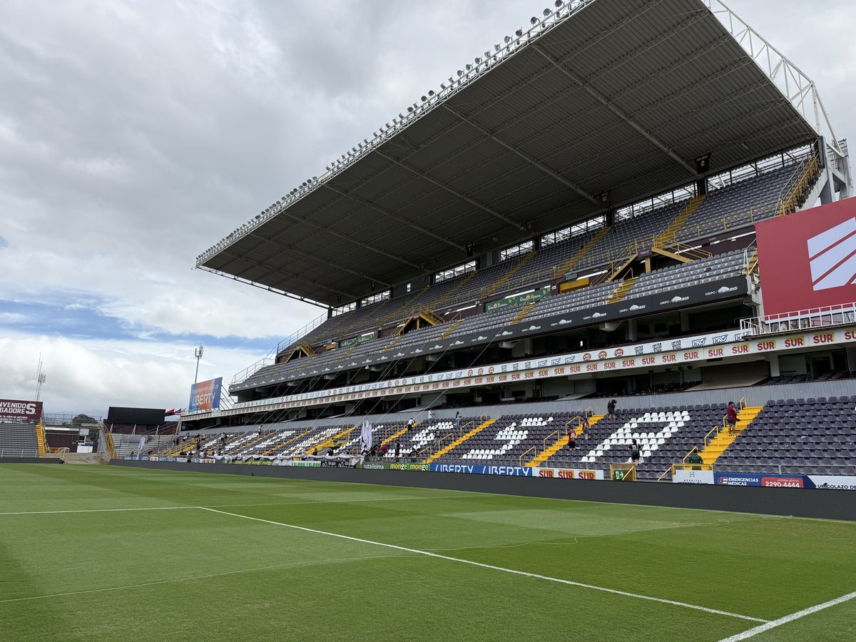 Desde temprano en La Cueva para agradecer a <a href="/CulturaSaprissa/">Cultura Saprissa</a> y todo su gran equipo de trabajo, a las Peñas de la gradería Sur y al personal de operaciones del Club por su gran esfuerzo y dedicación para que vivamos otra noche mágica en nuestro estadio. 

Además, tuve un encuentro