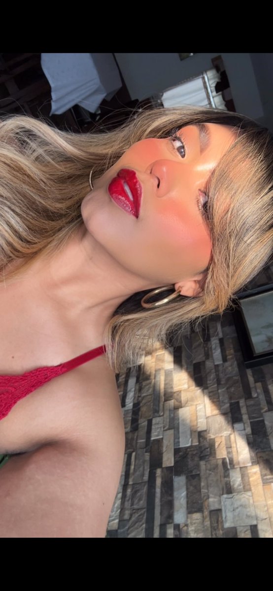 mishelldiaz_15's tweet photo. Now, I’m blondie guys 🫦 https://t.co/ShYdGiC20W