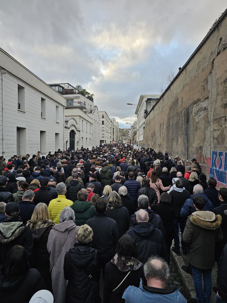 🔵Fin de l'hommage : plus de 3 500 personnes se sont mobilisées pour demander justice pour Quentin !

#JusticePourQuentin