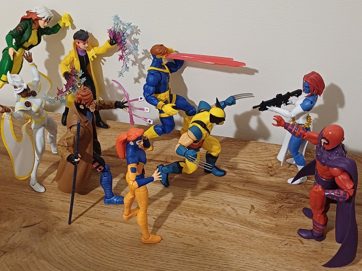 Akşam akşam X-Men'ciliğim tuttu.