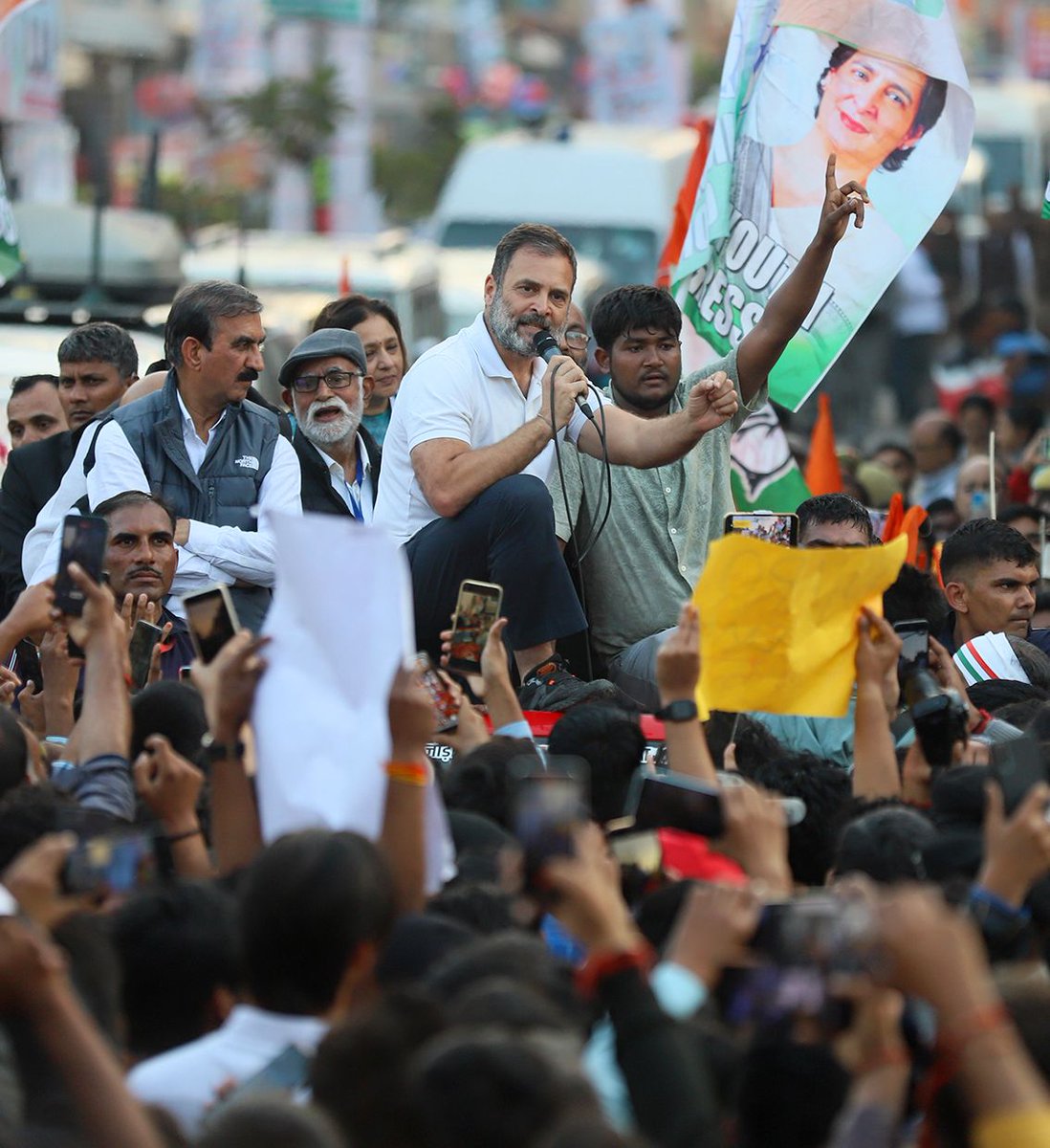 क्या अब राहुल गांधी को सड़क पर आंदोलन करना चाहिए?

आपकी राय राहुल गांधी तक पहुंच रही है 🔥
