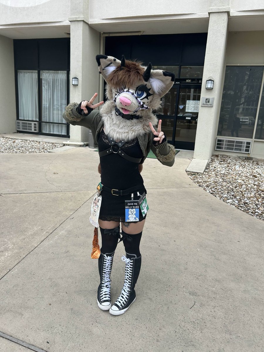 Asterfluffs tweet media