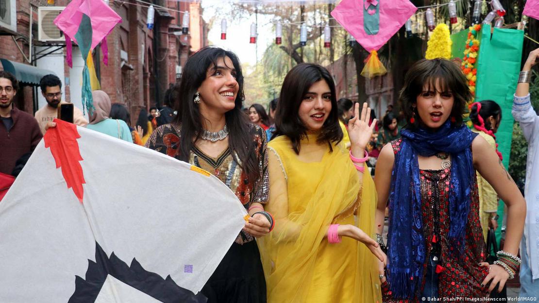 honeycomb7349's tweet image. RT @Alreadysad__: sharam????😭😭😭😭😭