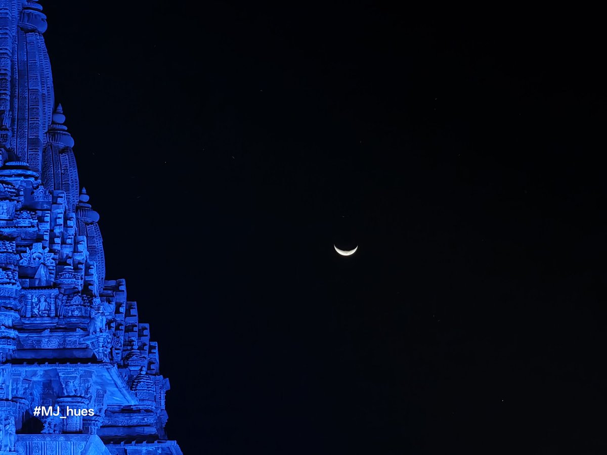 ManishJohari8's tweet photo. Hello,crescent......🌙
#theme_pic_India_Heritage
#Khajuraho #DanceFestival
#MJ_hues #MoonClicks https://t.co/FggueYJ0Wu
