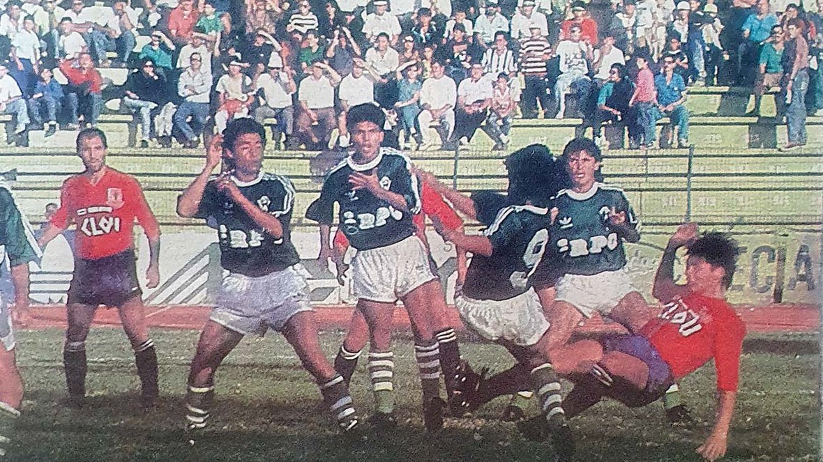 Cómo mencionaba ayer, Wanderers alcanzó su peor racha sin triunfos en Primera B.

En 1994-1995: 6 empates y 6 derrotas
En 2025-2026: 7 empates y 5 derrotas

¿Quién administraba el club en ambas rachas? No es simple coincidencia.