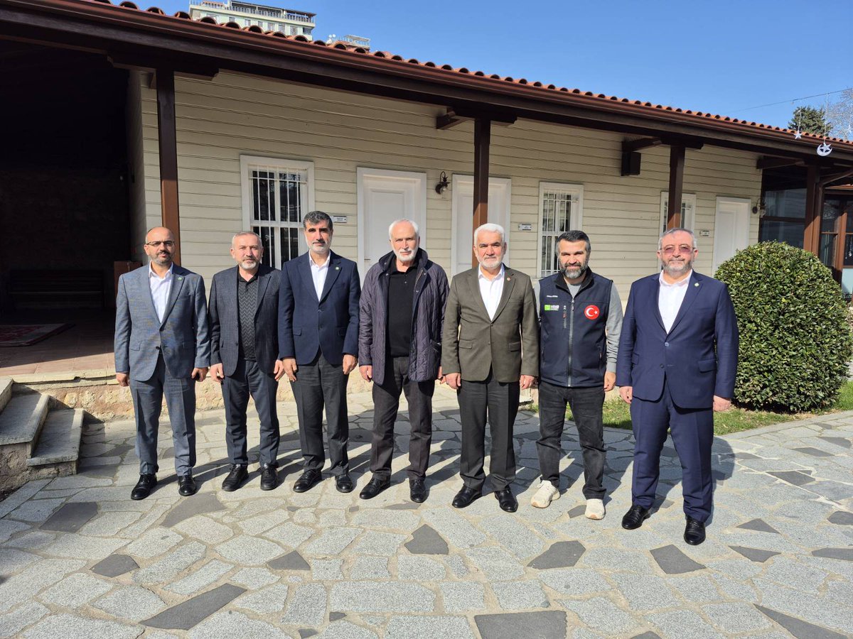Bugün İMH (İnsan ve Medeniyet Hareketi) Onursal Başkanı Mehmet Güney’i ziyaret ettik.

Memleket meseleleri ve bölgemizdeki gelişmeler hakkında fikir teatisinde bulunduk.

Rabbim bizleri istikametten ayırmasın; hayırda yarışan, iyilik ve takva üzere yardımlaşanlardan eylesin.