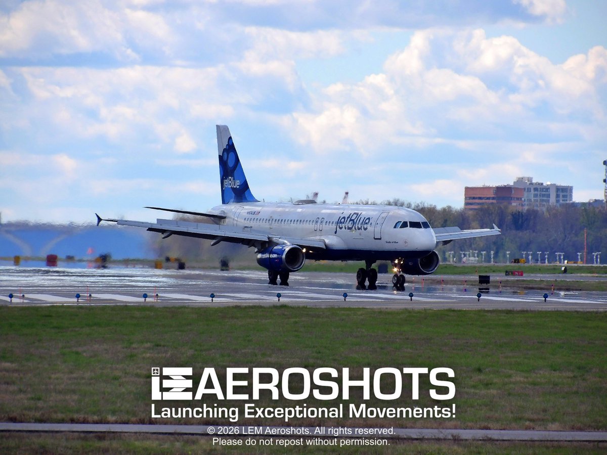 LEMAeroshots's tweet image. Here’s to a sunny day with a side of blueberries! -LEM 🫐☀️🤩

✈️ @JetBlue Airways @Airbus #A320 🎨 Blueberries Tailfin 🔢 #N504JB 📍 DCA (@Reagan_Airport) 🛬 Runway 1 🗓️ April 4, 2024 📸 @Kodak @KodakPIXPRO AZ528

#LEMAeroshots #FlyReagan #JetBlue #Airbus #AirbusA320 #Landing