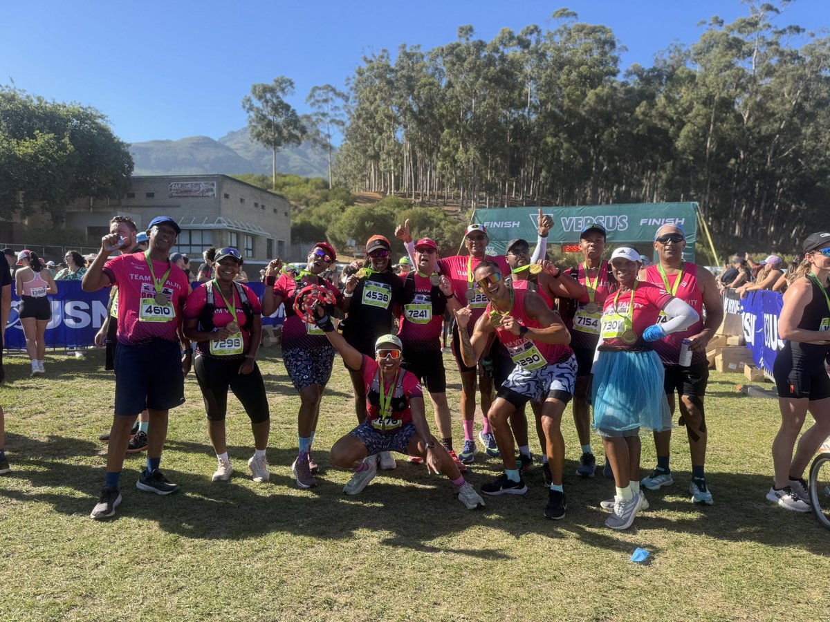 Devandy10's tweet photo. We attended a running party in Stellies this morning 🏃🏽‍♀️🎉💃🏽🕺🏾😍🥰💖💪🏾🌞 @versussocks @Vitality_SA 

#Dynamite 🌸💖
#NoOneGetsLeftBehind https://t.co/CGwYNXpzom