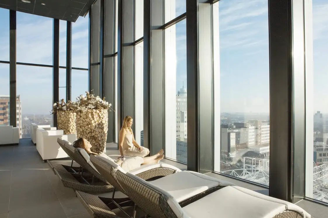 Шурочка с акулой tweet media