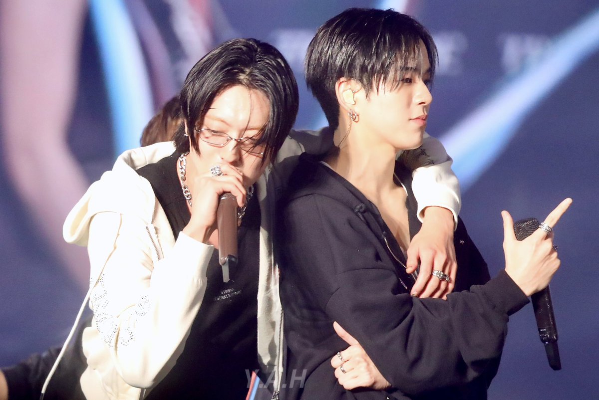 𝙔.𝘼.𝙃 tweet media