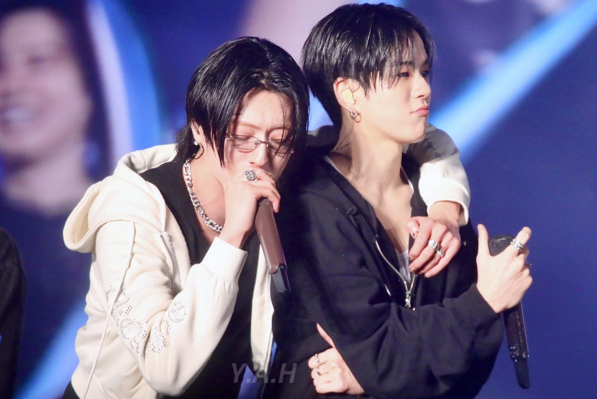 𝙔.𝘼.𝙃 tweet media