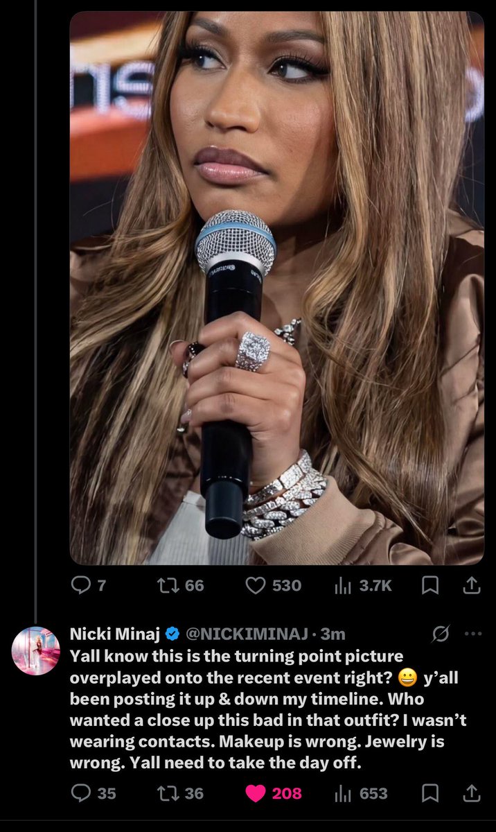 This is what Nicki tweeted n deleted. 
Apparently this photo is photoshopped