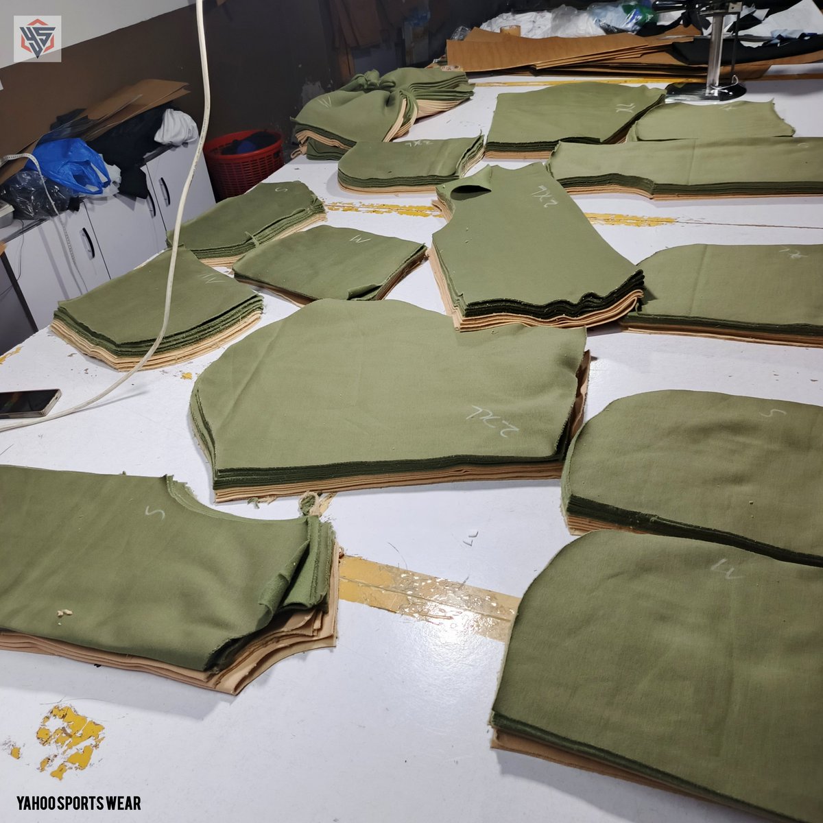 yahoo_wears's tweet photo. โ๏ธ๐งต precision in every cut! premium olive 320+ gsm fabric combined with bold orange panel carefully measured and cut for flawless fitting from xs to 6xl.
๐ fabric: 320+ gsm premium olive
๐ sizes: xs to 6xl
#fabriccutting #garmentproduction #premiumfabric #customsizes https://t.co/z0QIXV2a6E