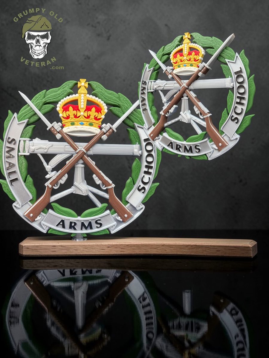 Not a badge I ever achieved, but wish I had. respect to those who achieved this. And special respect for the person this was made for. I hope your incredible  achievement is proudly displayed for generations to come. #Respect J. 🙏🏻⚒️🇬🇧