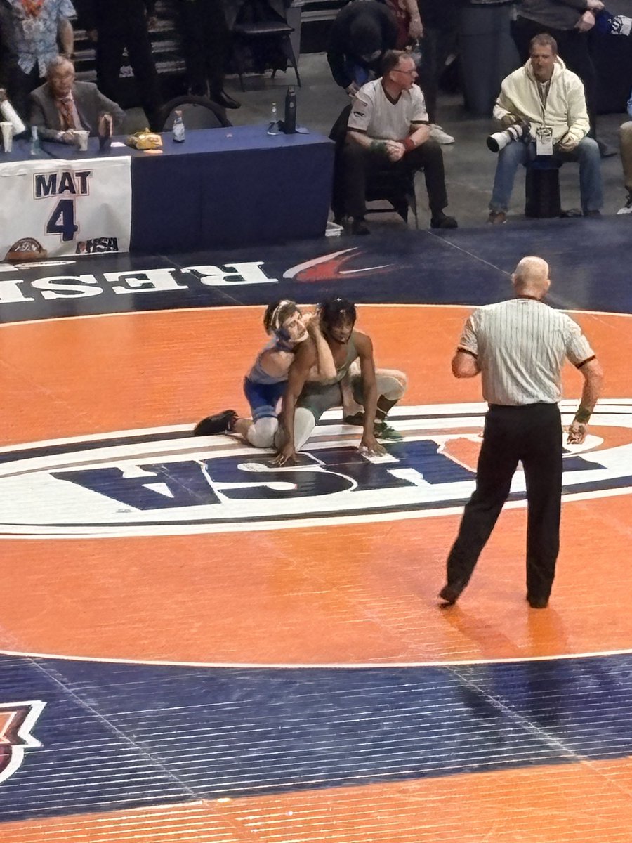 ND Dons Wrestle tweet media