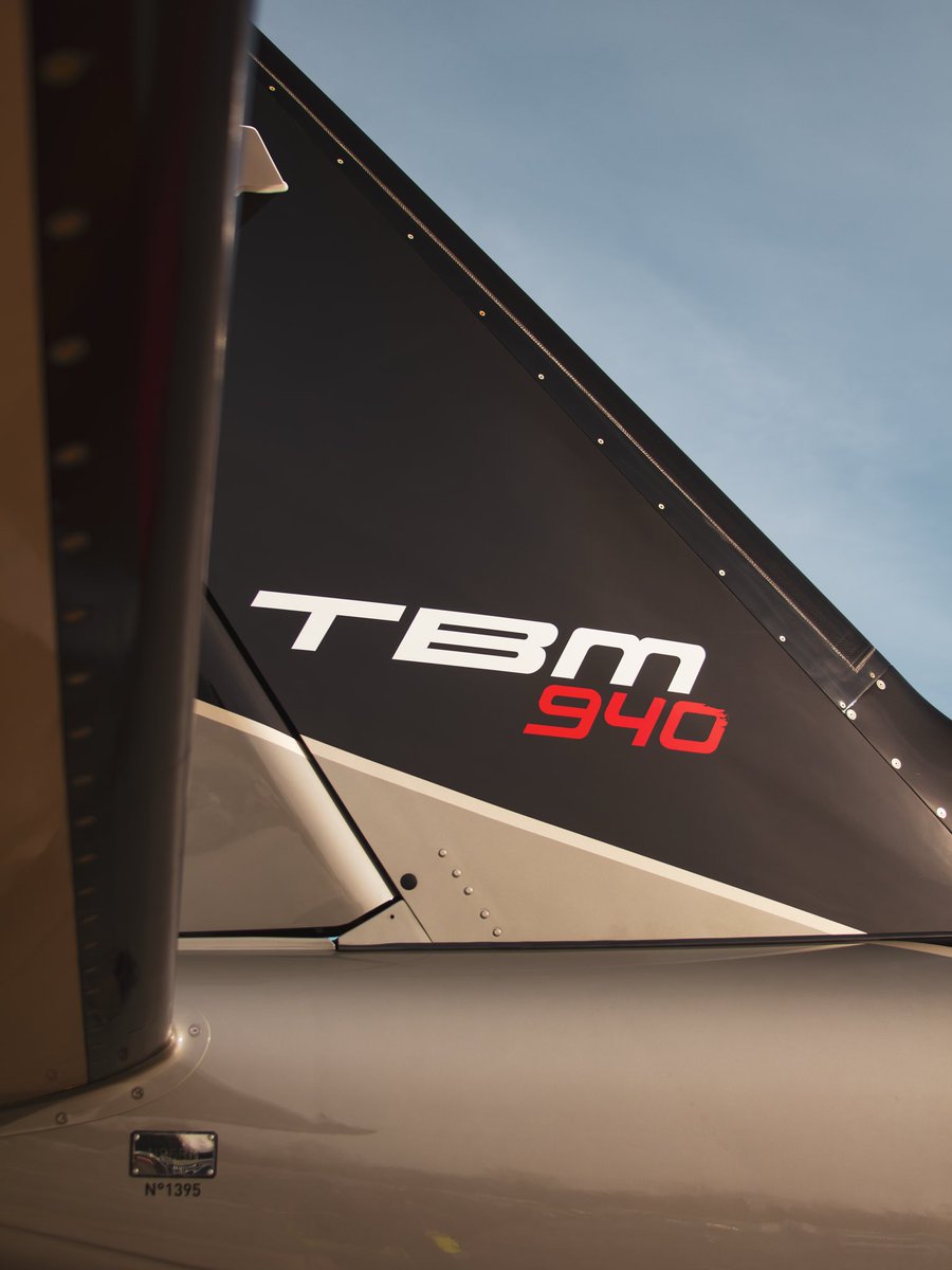 Wolverhampton Halfpenny Green Airport tweet media