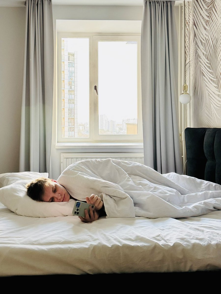 Максим мальчик из твиттера tweet media