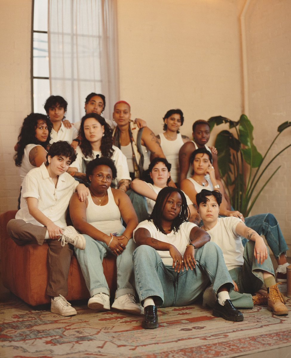 ziosaaa's tweet image. loverboy, n, /ˈlʌvɚˌbɔɪ/ - studs, butches, and masc lesbians with big, tender hearts, who wear their masculinity on their sleeve.

Shot by: @/briannablank on IG. Produced by me. 

More photos on IG!