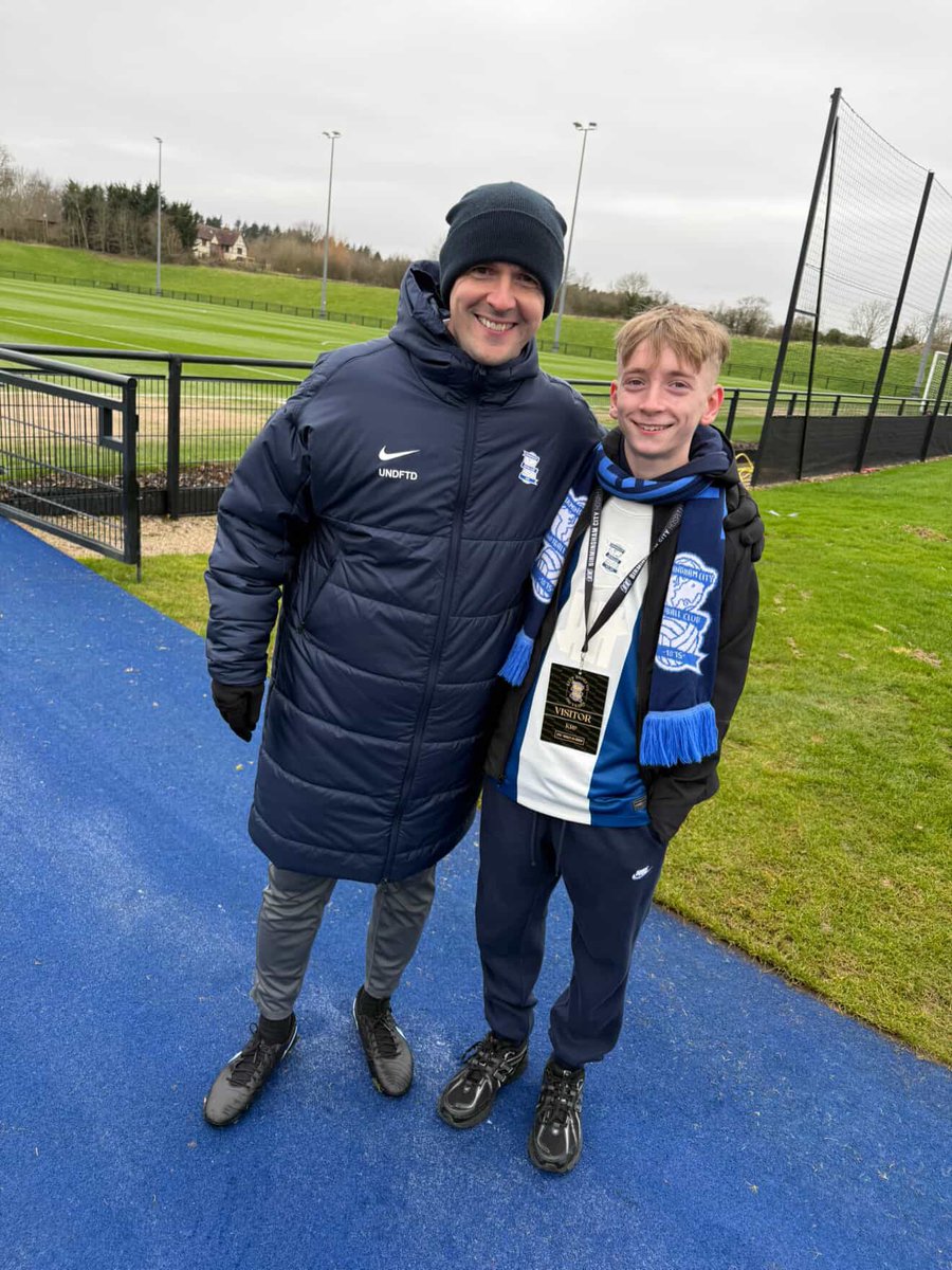 Louise Tomkinson tweet media