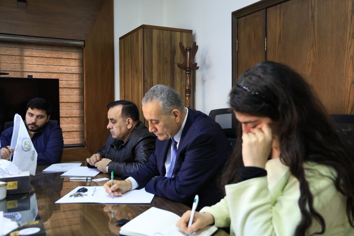 SyNCFTJ's tweet photo. عُقد في مبنى الهيئة الوطنية للعدالة الانتقالية في دمشق اجتماع ضمّ السيد عبد الباسط عبد اللطيف، رئيس الهيئة، ووفداً من عدة جهات تابعة لـ United Nations، وذلك في إطار تعزيز التنسيق لدعم مسار العدالة الانتقالية. https://t.co/rpSzJKAE9l