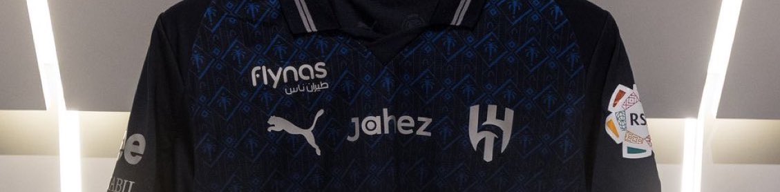 أشيل حبك وهو لو ينوزن بالجرام 
ما شالته سبع الأراضي وسبع البحور
                                                           💙