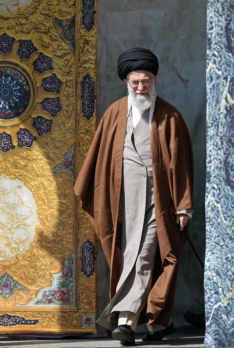 آخه چطوری می‌تونن 
این چهره نورانی و دلنشین رو دوست نداشته باشن؟! نگاهش که می‌کنی، هزار تا کوه قند توی دل آدم آب می‌شه💚