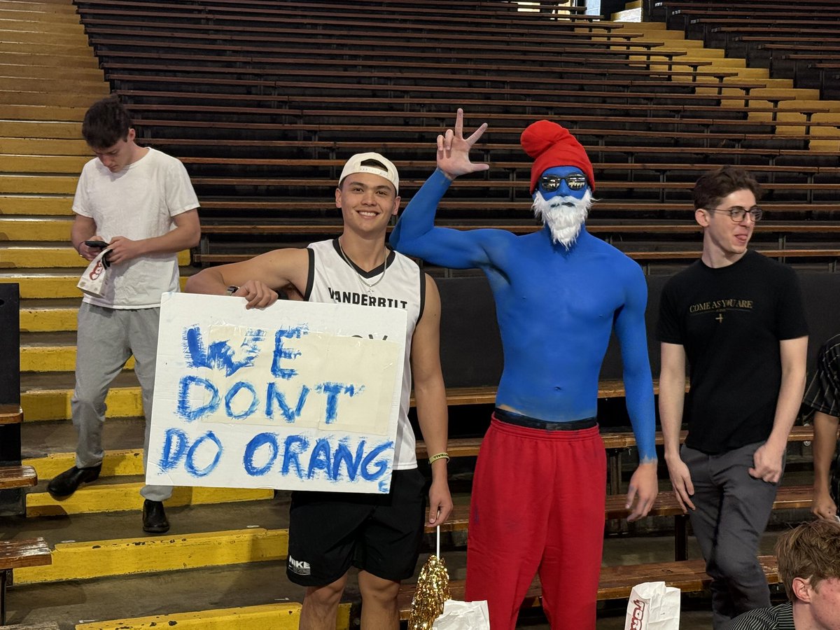 Papa Smurf for Vandy!

(With a small E in the corner)