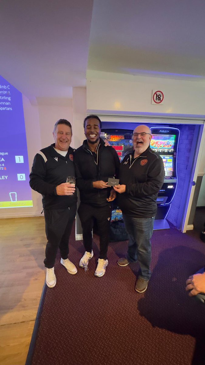 WokinghamTownFC's tweet photo. 🏆 MAN OF THE MATCH 🏆

Your Man of the Match for today’s win against Harefield United is Junior Da Cruz. 

Well done Junior! 🍊🍊🍊 https://t.co/GZXSoYrNaV