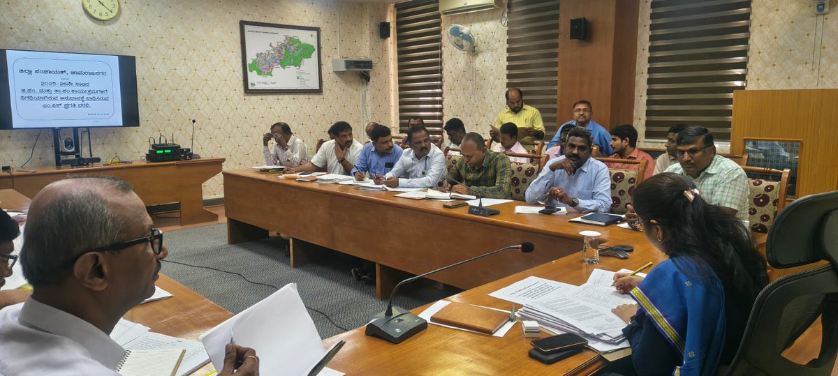 ZP_chanagar's tweet image. ಇಂದು MPIC ವಿವಿಧ ಯೋಜನೆಗಳ ಪ್ರಗತಿ ಪರಿಶೀಲನಾ ಸಭೆ ನಡೆಸಿ ವಿವಿಧ ಇಲಾಖೆಗಳಲ್ಲಿನ ಎಲ್ಲಾ ಕಾಮಗಾರಿಗಳ ಪ್ರಸ್ತುತ ಸ್ಥಿತಿಗತಿಗಳನ್ನು ಪರಿಶೀಲಿಸಿ ನಿಗದಿತ ಅವಧಿಯೊಳಗೆ ಗುಣಮಟ್ಟದ ಕೆಲಸಗಳನ್ನು ಶೀಘ್ರವಾಗಿ ಪೂರ್ಣಗೊಳಿಸಲು ಅಧಿಕಾರಿಗಳಿಗೆ ಸೂಚಿಸಲಾಯಿತು.

@TheKVenkatesh
@PriyankKharge

#Chamarajanagar #MPIC #progressreview