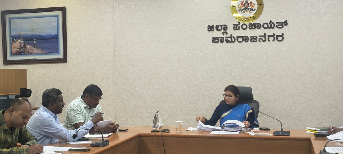 ZP_chanagar's tweet image. ಇಂದು MPIC ವಿವಿಧ ಯೋಜನೆಗಳ ಪ್ರಗತಿ ಪರಿಶೀಲನಾ ಸಭೆ ನಡೆಸಿ ವಿವಿಧ ಇಲಾಖೆಗಳಲ್ಲಿನ ಎಲ್ಲಾ ಕಾಮಗಾರಿಗಳ ಪ್ರಸ್ತುತ ಸ್ಥಿತಿಗತಿಗಳನ್ನು ಪರಿಶೀಲಿಸಿ ನಿಗದಿತ ಅವಧಿಯೊಳಗೆ ಗುಣಮಟ್ಟದ ಕೆಲಸಗಳನ್ನು ಶೀಘ್ರವಾಗಿ ಪೂರ್ಣಗೊಳಿಸಲು ಅಧಿಕಾರಿಗಳಿಗೆ ಸೂಚಿಸಲಾಯಿತು.

@TheKVenkatesh
@PriyankKharge

#Chamarajanagar #MPIC #progressreview