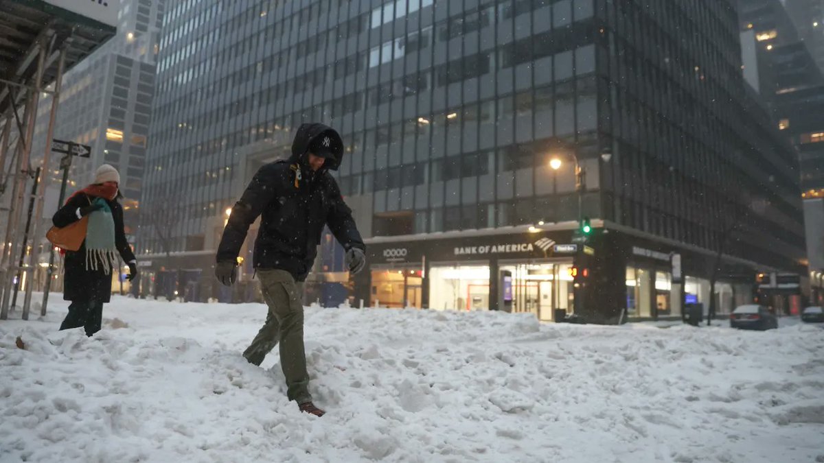 Alerta por tormenta invernal en Nueva York: gobernadora Hochul pide extremar precauciones listinusa.net/2026/02/21/ale…