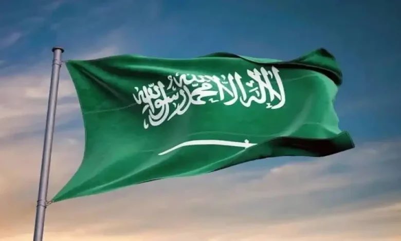 #السعودية تصفع سفير أمريكا في إسرائيل بعد تصريحاته بسيطرة إسرائيل على الشرق الأوسط:

•التصريحات مدانة ومرفوضة ومستنكرة كليًا.

•التصريحات الغير مسؤولة خرقًا للقوانين الدولية والأعراف الدبلوماسية.

•على الخارجية الامريكية إيضاح موقفها من هذا الطرح المرفوض.

•رفض كل ما من شأنه