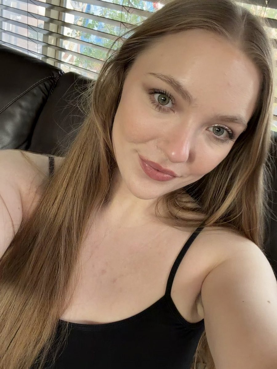 realblondiexo's tweet photo. My makeup didn’t last long…. for obvious reasons https://t.co/ckJCEKBxri