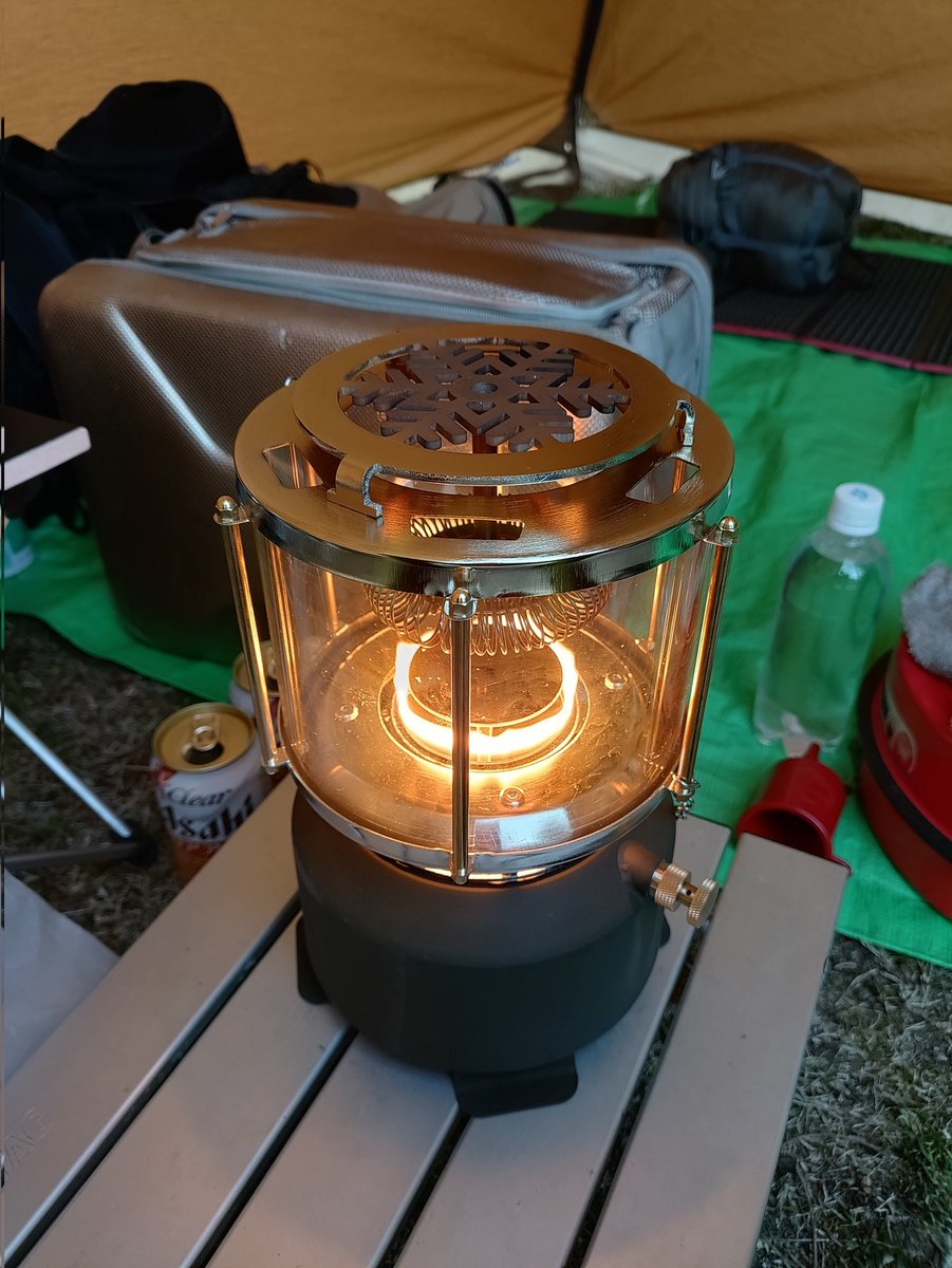 新たに導入したストーブ Future foxというメーカー 燃料は灯油か