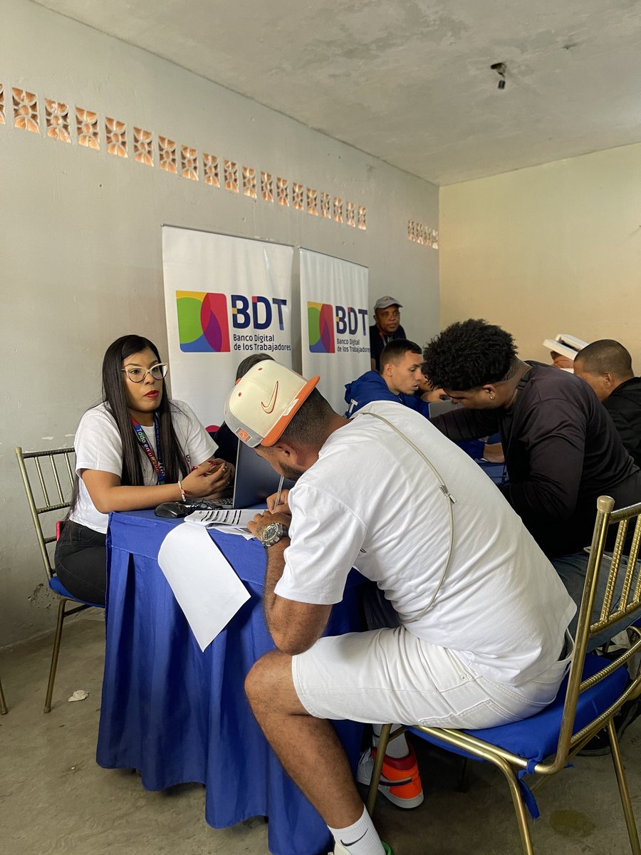 Asimismo, está actividad se desarrolló siguiendo los lineamientos establecidos por el titular del <a href="/MijpVzla/">MPPRIJP</a>, el Cap. <a href="/dcabellor/">Diosdado Cabello R</a> para garantizar el bienestar y la prevención en las comunidades.

#SembradoValoresParaLaVida #JuntosPorLaVidaYLaPaz