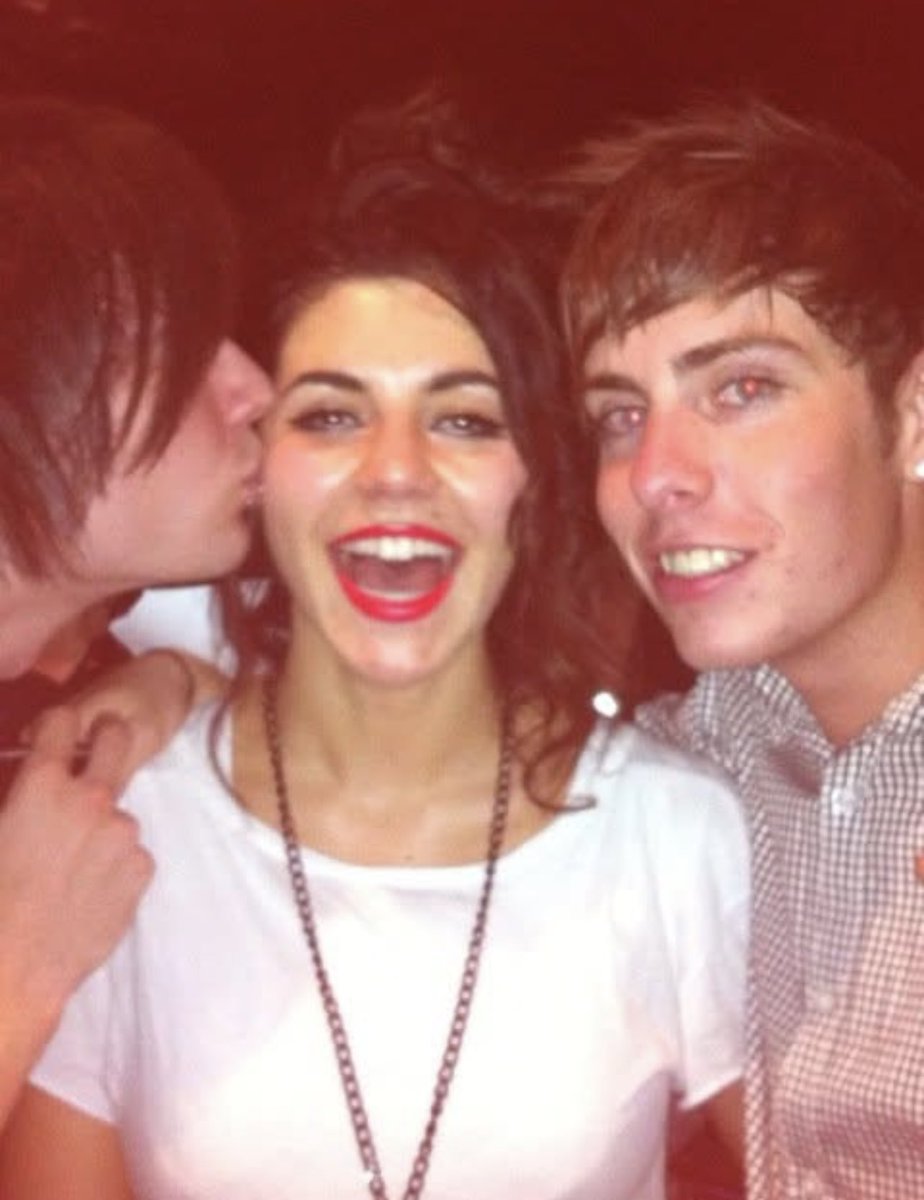 danncase's tweet image. AFTER 15+ YEARS @MarinaDiamandis IS FINALLY BACK IN AUSTRALIA NEXT WEEK!! 🥹🥰✨