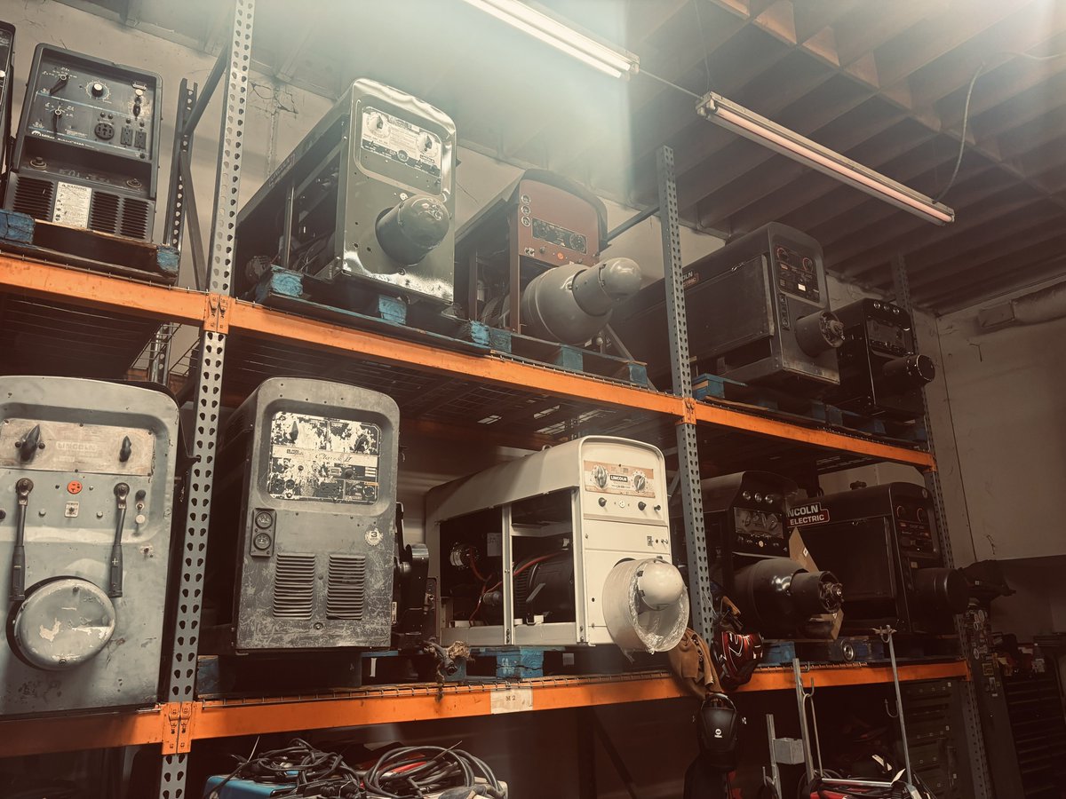 Immense aura in this one man welder repair shop