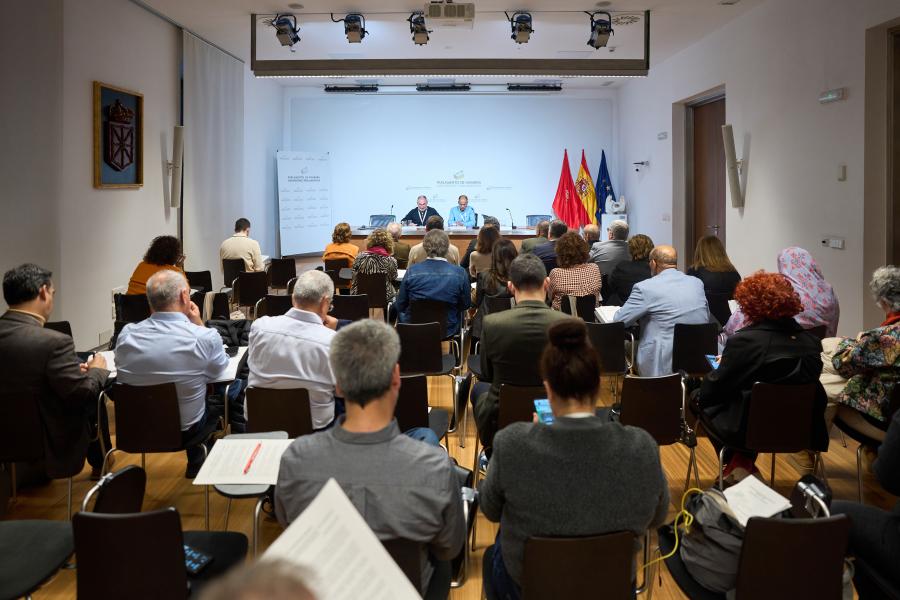 abdulahfpe's tweet photo. El @parlamentoNA ha acogido la XXIX Conferencia de los Intergrupos parlamentarios "Paz y libertad en el Sahara Occidental”.

Un espacio de vital importancia para coordinar iniciativas parlamentarias en beneficio del pueblo 🇪🇭.

¡Gracias por vuestro compromiso y participación 🇪🇭! https://t.co/csY4Hq1E7U