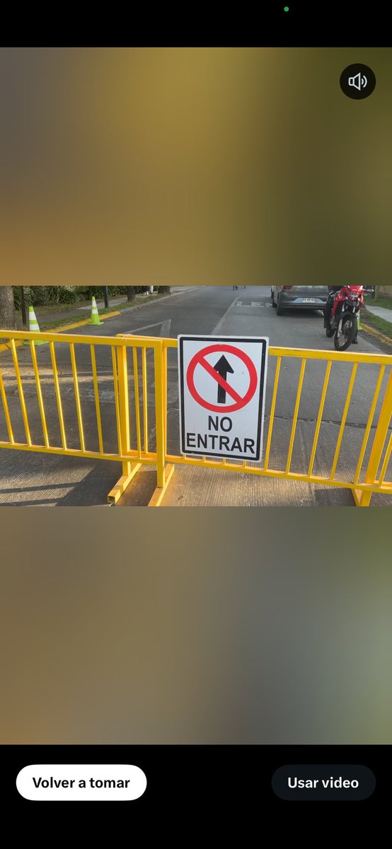 Ojo #LosCruzados los letreros que dicen #soloresidentes en San Carlos <a href="/claroarena/">claroarena</a> instalados por <a href="/Muni_LasCondes/">Las Condes</a> son ILEGALES hice una presentación vía transparencia y no existe respaldo para esta instalación, menos para su uso.
