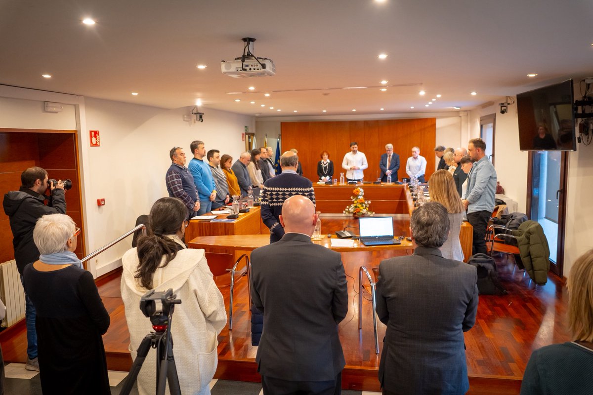 في مانليو، عقدت القنصل العام ، لقاءً مؤسساتيًا مع مندوب الحكومة السيد كارلوس برييتو غوميث، ورئيس البلدية السيد أرناو روف مار، والسيد محمد الشايب، وذلك بهدف تقديم واجب  العزاء و  متابعة الإجراءات اللازمة  لترحيل الجثامين الى ارض الوطن عقب الحريق الخطير الذي وقع يوم الاثنين الماضي.