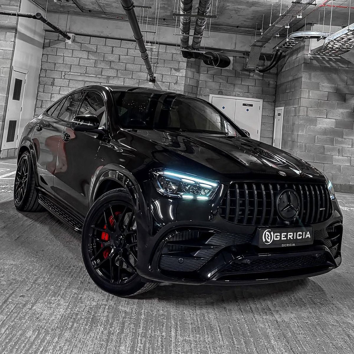 autochat360's tweet photo. Black AMG GLE 63 S Coupe.🔥 https://t.co/Zui6sjGrww