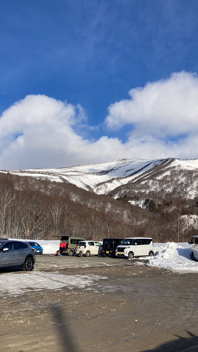 おはようございます
昨夜はクソ会合のせいで爆発ライブ行けなかったので
栗駒山登ります