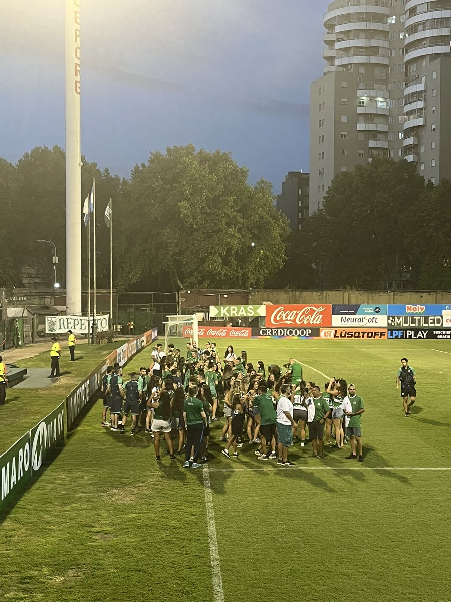 ⏱️ Entretiempo
⚽️ #Ferro 0-0 #SanMiguel

➡️ Festejan los deportes de Ferro. Todos fueron campeones y campeonas durante 2025. Basquet, voley, handball, futsal, tenis y ajedrez

#JuegaFerro 🇳🇬