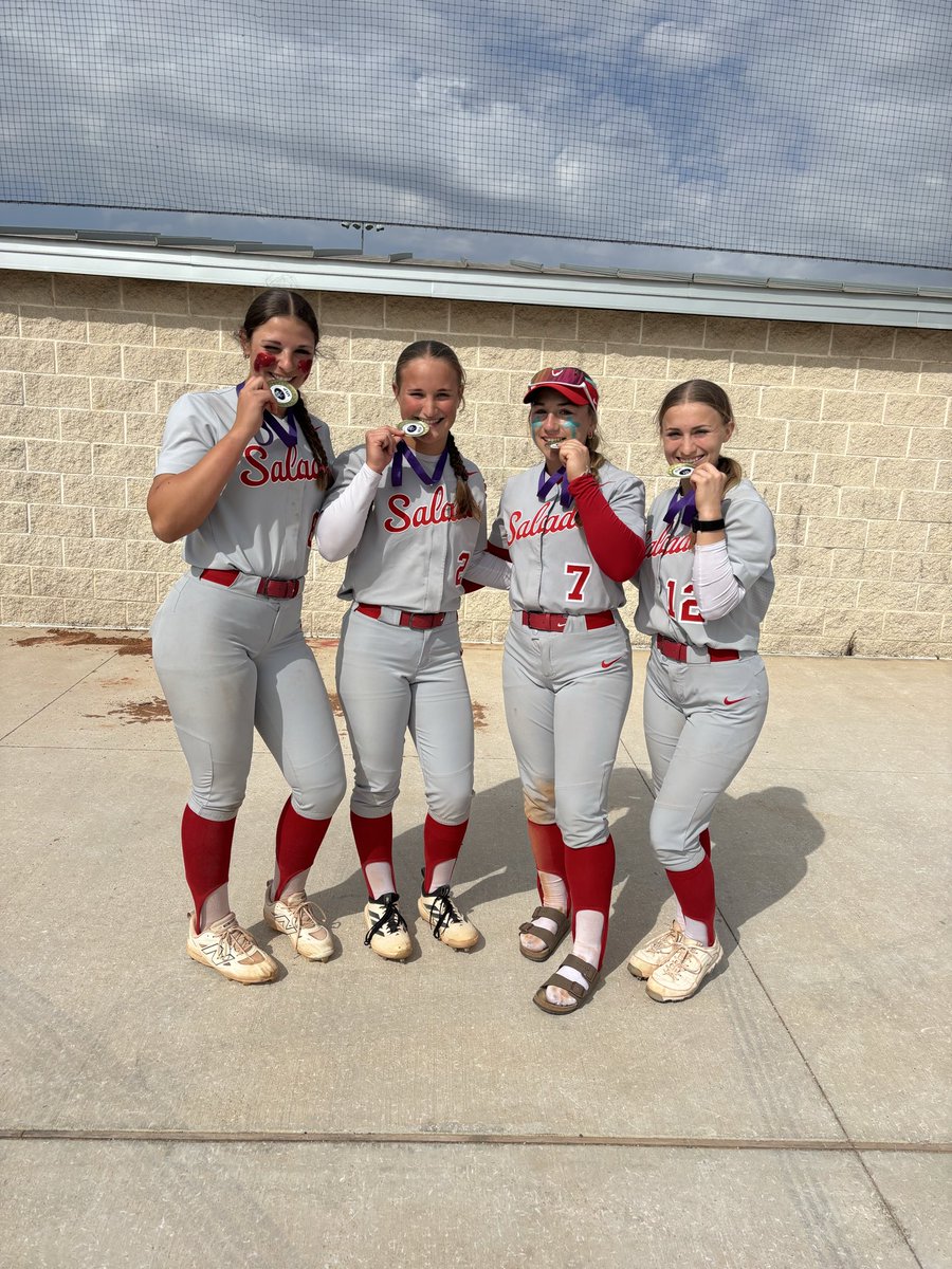 SaladoSoftball's tweet photo. Salado Softball tops Liberty Hill and Belton during bracket play to win the Cedar Ridge Tournament!

Zoe: 8-15, 10 RBI, 2 HR, 2 BB, 0 Ks

Kamree: 5-11, 2 3B, HR, 5 BB

Kaitlyn and Toni turned in 15 RBI together

Avery: 15.2 IP, 9 H, 4 ER, 23 Ks

We’re just getting started. https://t.co/2iUm3CnTzn