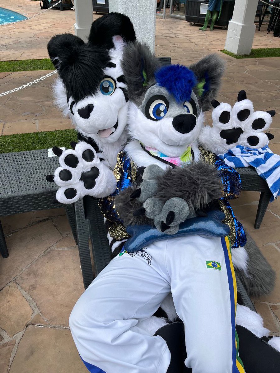 AstroSnowstorm's tweet photo. You don't need too many people to be happy. Just a few real ones who appreciate you for who you are.

#FurryFandom #Furry #FursuitEveryday #fursuit #fursuiting #fursuiter #wolffurry #wolf

🪡@LupeSuits
🐺@AstroWolf https://t.co/sPK8MwSeZ7