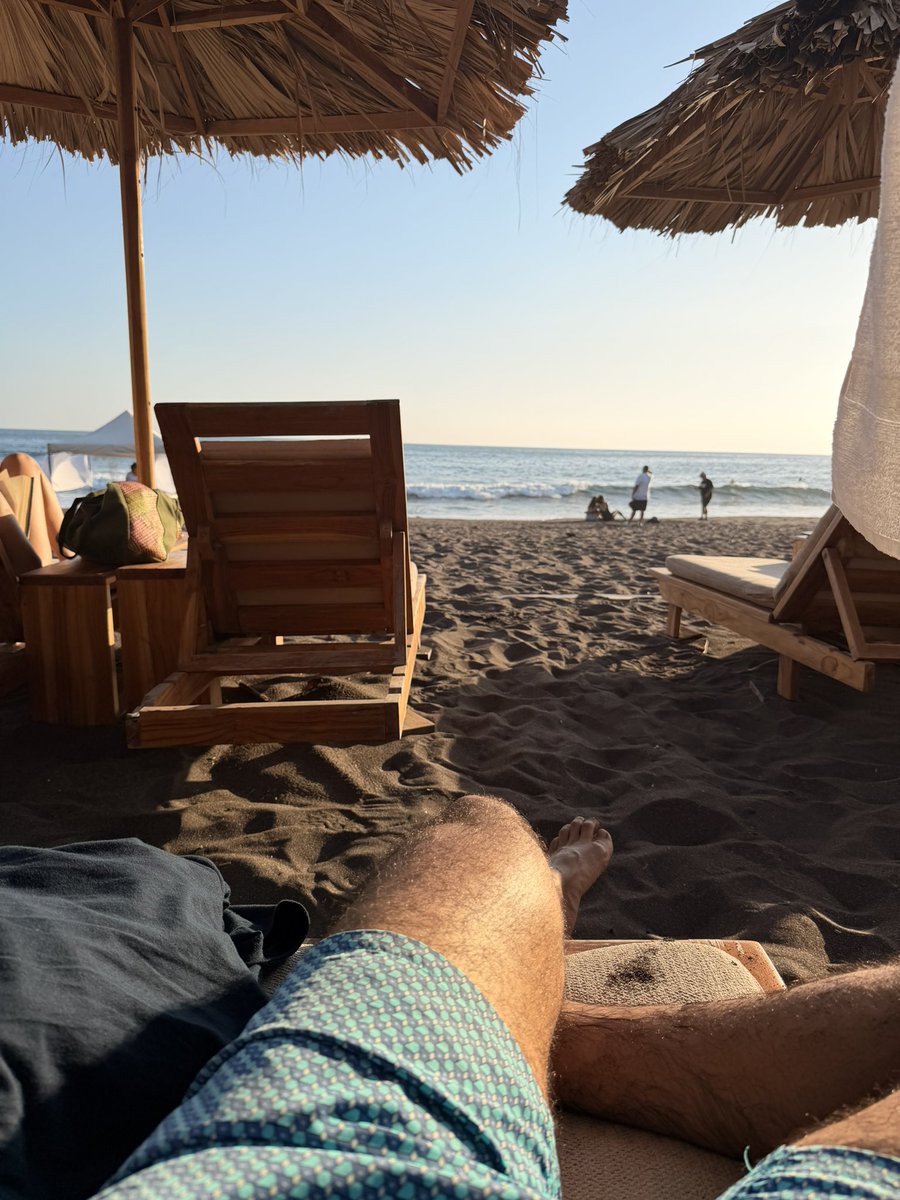si nací para andar en la playa el finde semana y no para andar turnando