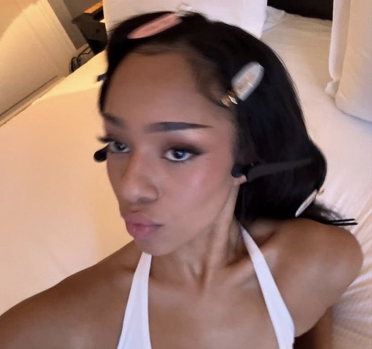 ERAOFMONE's tweet image. manon the main event. act like you know !!